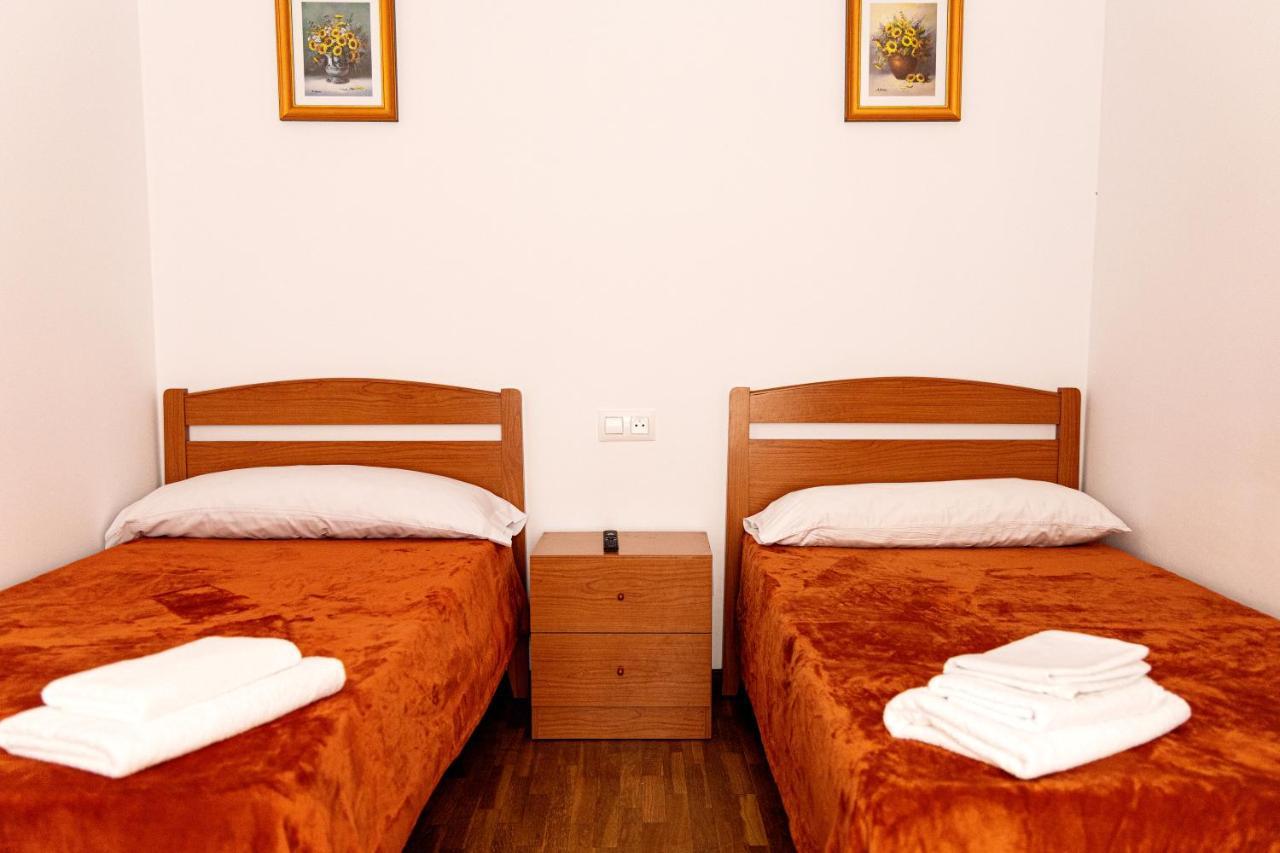 Yani'S Hospedaje Pension 1 Estrella Arriondas Dış mekan fotoğraf