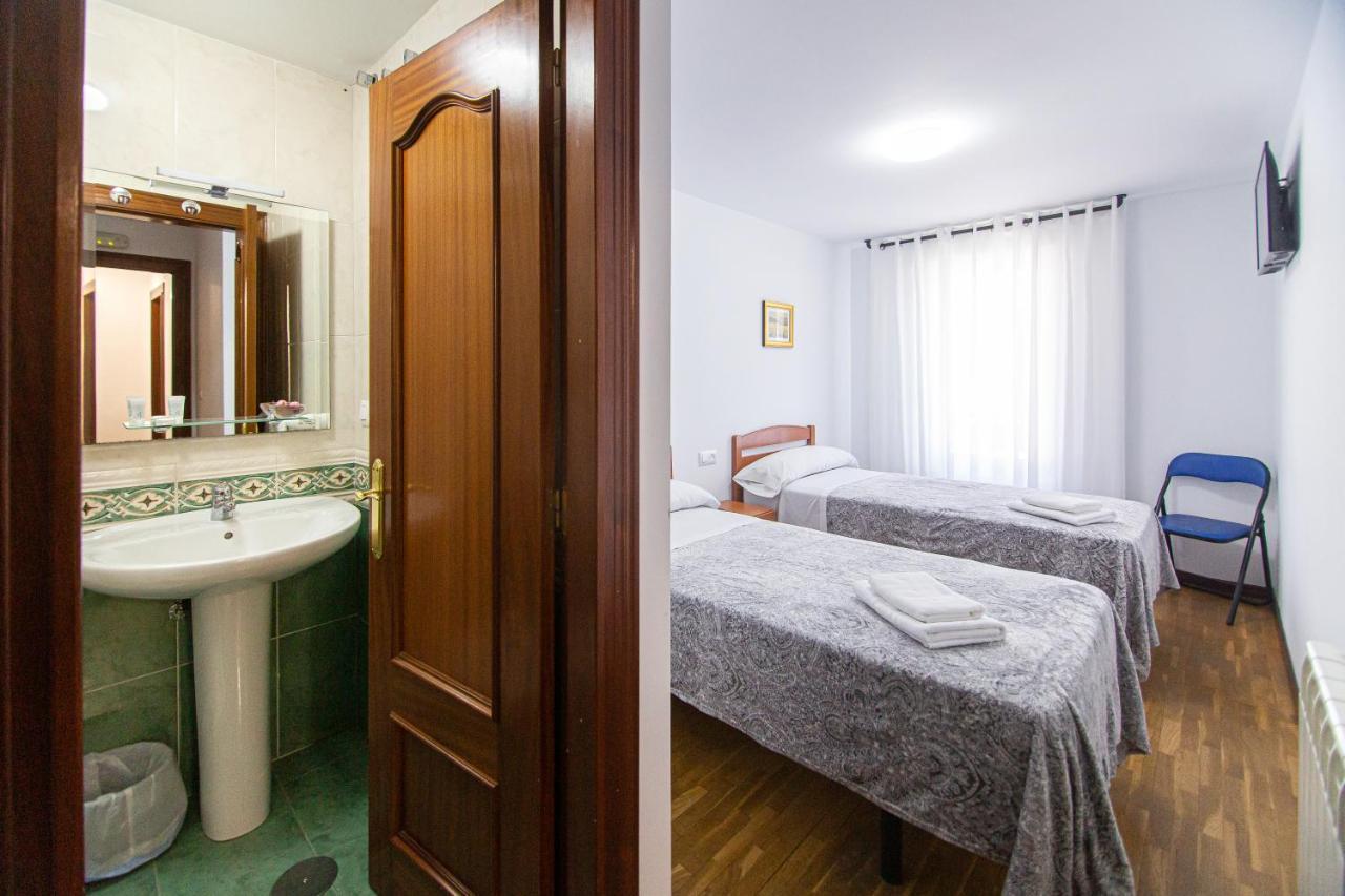Yani'S Hospedaje Pension 1 Estrella Arriondas Dış mekan fotoğraf