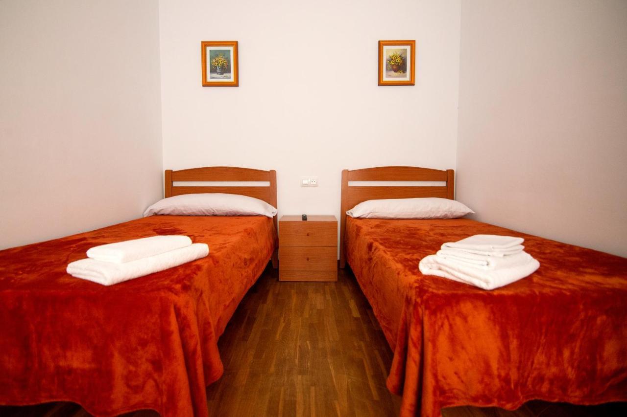Yani'S Hospedaje Pension 1 Estrella Arriondas Dış mekan fotoğraf