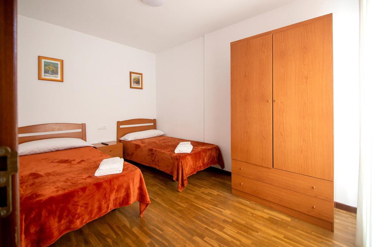 Yani'S Hospedaje Pension 1 Estrella Arriondas Dış mekan fotoğraf